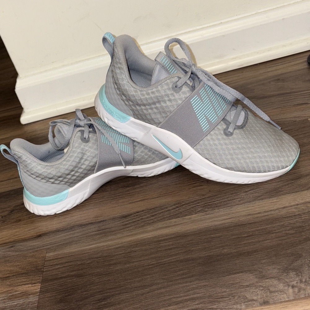 Nike Women's Athletic Shoes in Gray and Light Blue